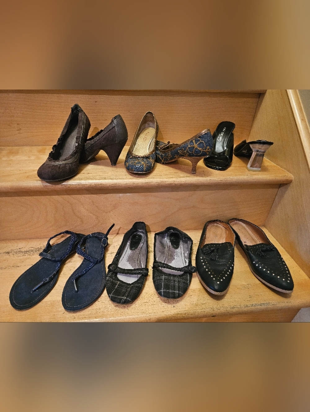 SHOE LOT - LOT OF SHOES 6-6.5